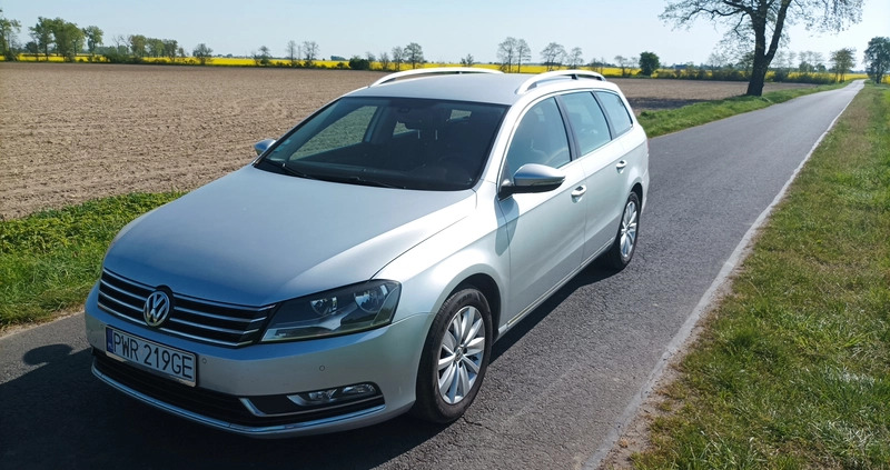 Volkswagen Passat cena 35900 przebieg: 194800, rok produkcji 2013 z Olkusz małe 277